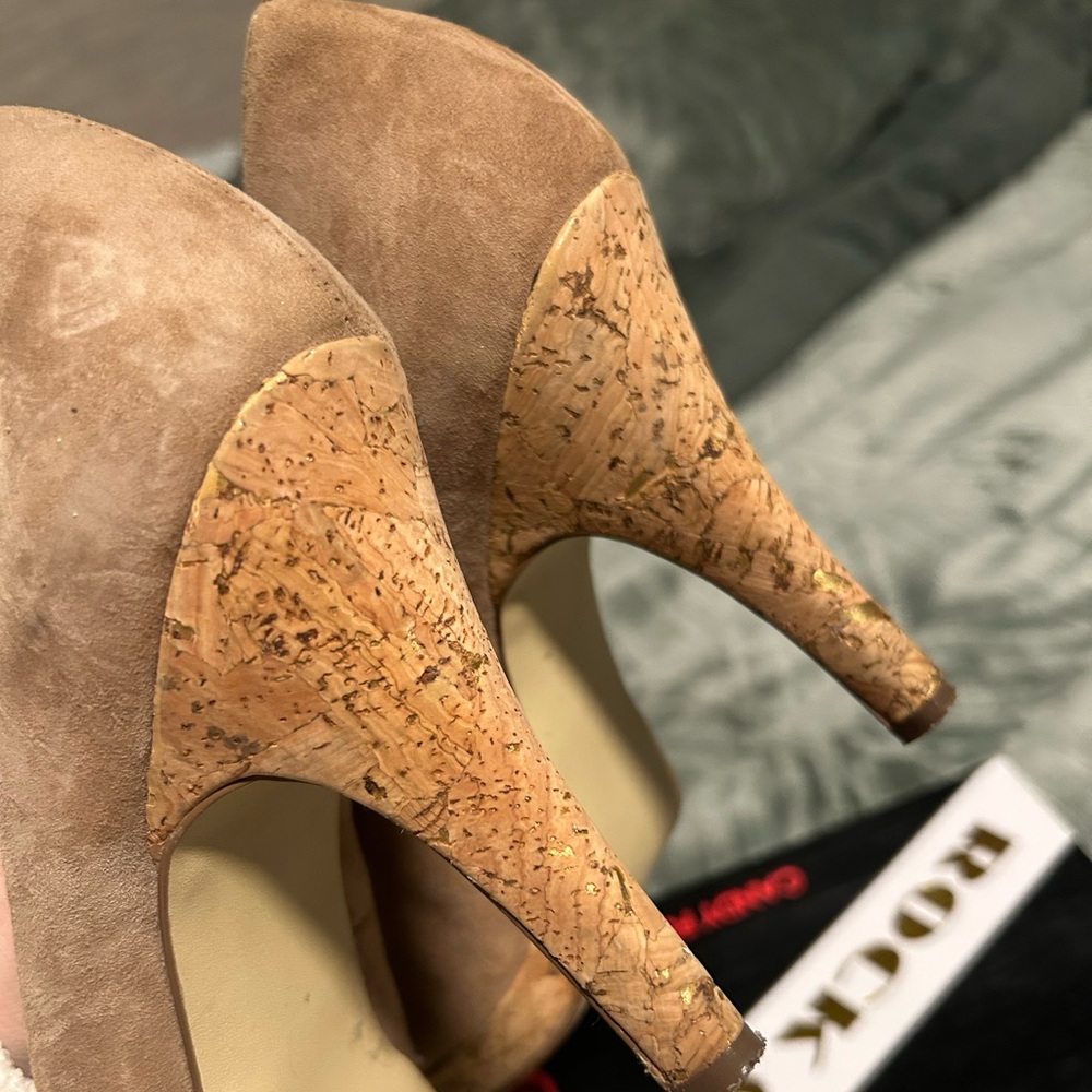 Suede heels - Picture 4 of 4